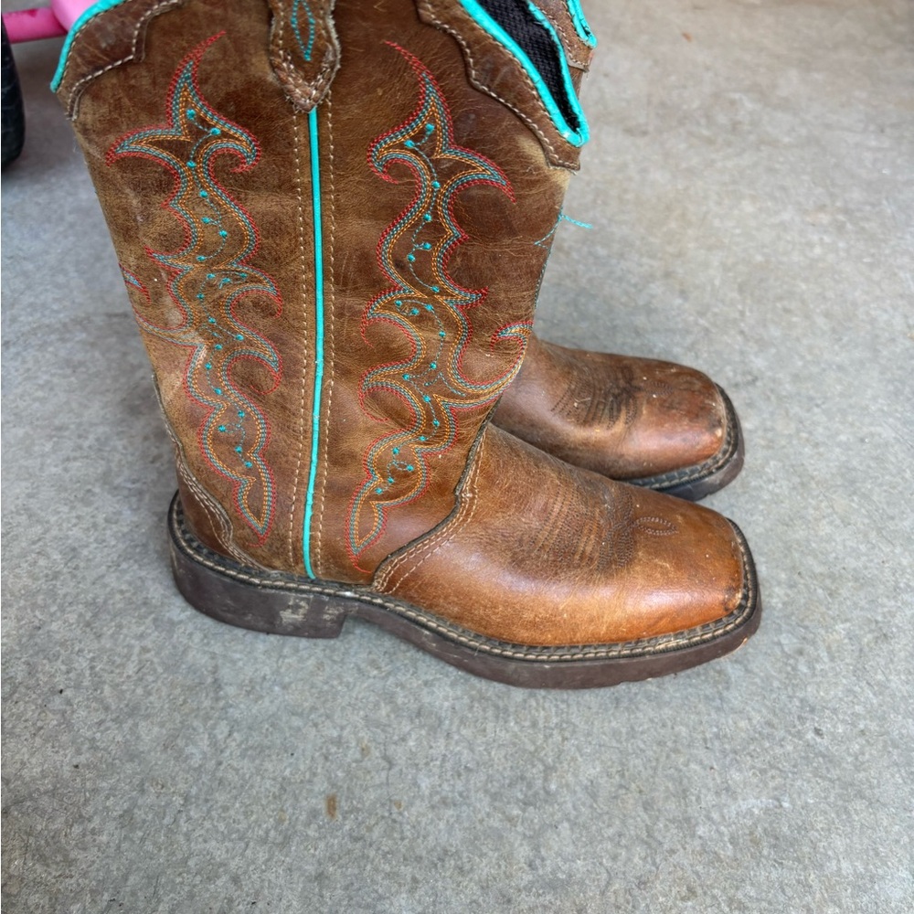 Size 7 cowgirl boots